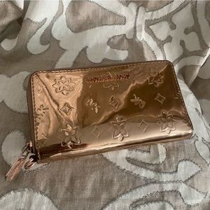 Michael Kors rose gold patent leather medium wallet